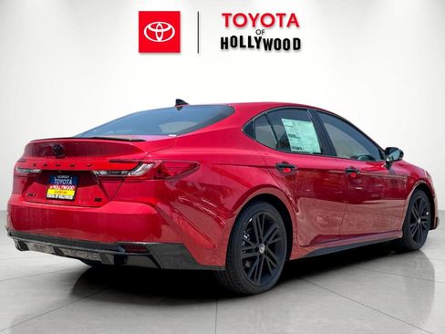 New 2026 Toyota Camry Hybrid FWD image 4