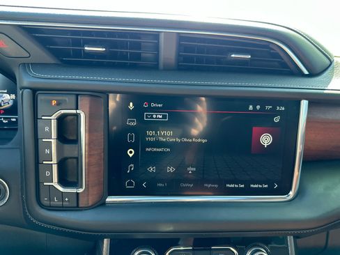 Used 2023 GMC Yukon Denali Ultimate AWD/4WD image 19