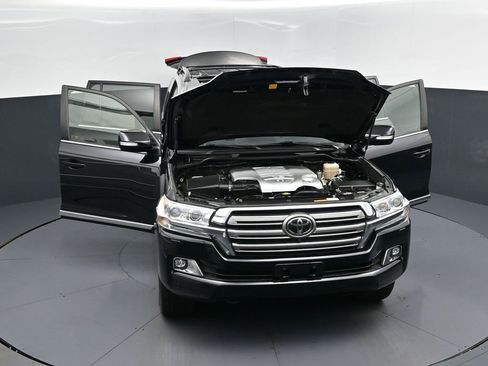 Used 2016 Toyota Land Cruiser image 55