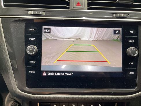 Used 2024 Volkswagen Tiguan S image 33