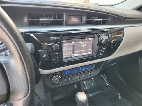 Used 2015 Toyota Corolla LE image 23