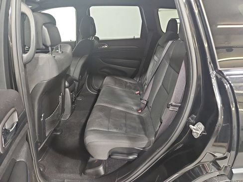 Used 2019 Jeep Grand Cherokee Laredo RWD image 24