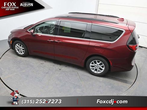 Used 2022 Chrysler Pacifica Touring-L image 27