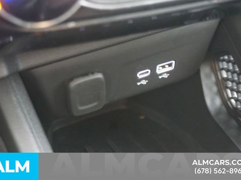 Used 2025 Chevrolet TrailBlazer LT AWD/4WD image 39
