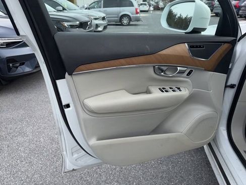 Used 2021 Volvo XC90 T6 Momentum image 20