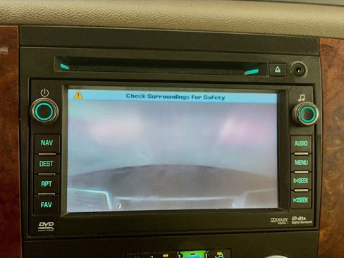 Used 2011 Chevrolet Avalanche LTZ image 14