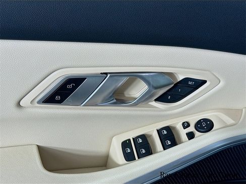 Used 2023 BMW 330i xDrive 330i xDrive w/ Premium Package image 18