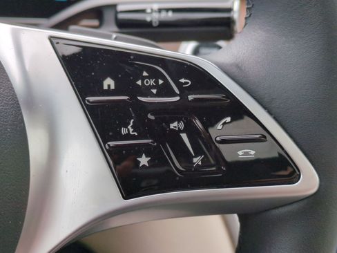 Used 2025 Mercedes-Benz C 300 Sedan image 19