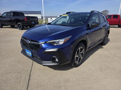 Used 2025 Subaru Crosstrek 2.0i Premium image 1