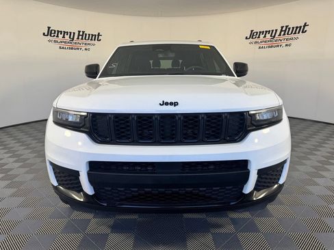 Used 2023 Jeep Grand Cherokee L Laredo AWD/4WD image 5