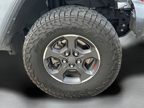 Used 2023 Jeep Gladiator Rubicon w/ Cold Weather Group AWD/4WD image 32