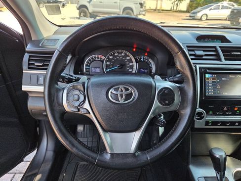 Used 2014 Toyota Camry SE image 9