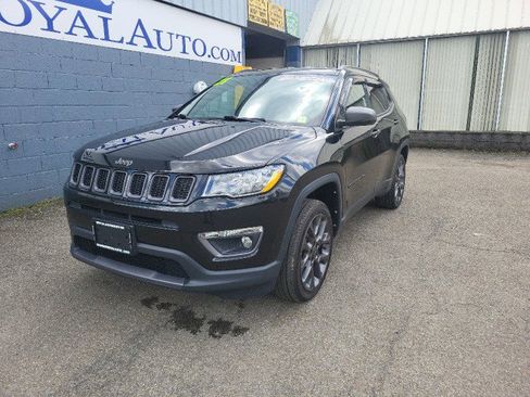 Used 2021 Jeep Compass Latitude AWD/4WD image 2