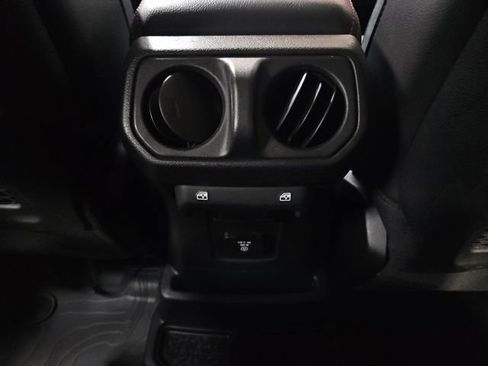 Used 2021 Jeep Wrangler Unlimited Rubicon image 18