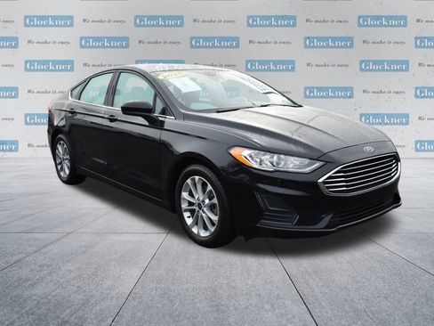 Used 2020 Ford Fusion SE image 3