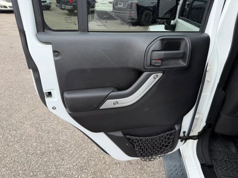 Used 2015 Jeep Wrangler Unlimited Sahara w/ Connectivity Group image 20