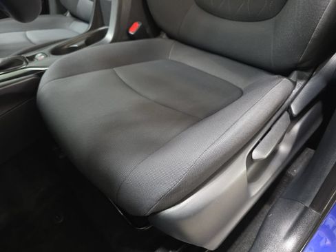 Used 2022 Toyota Corolla Cross LE AWD/4WD image 28