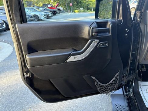 Used 2012 Jeep Wrangler Sahara image 16