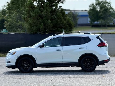 Used 2017 Nissan Rogue SV w/ Midnight Edition FWD image 8