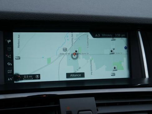 Used 2017 BMW X3 xDrive28i image 4