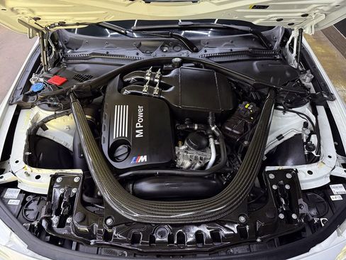 Used 2017 BMW M4 Coupe RWD image 27