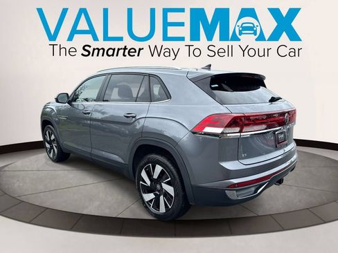 Used 2024 Volkswagen Atlas Cross Sport SE FWD image 6