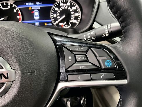 Used 2019 Nissan Altima 2.5 SV FWD image 24