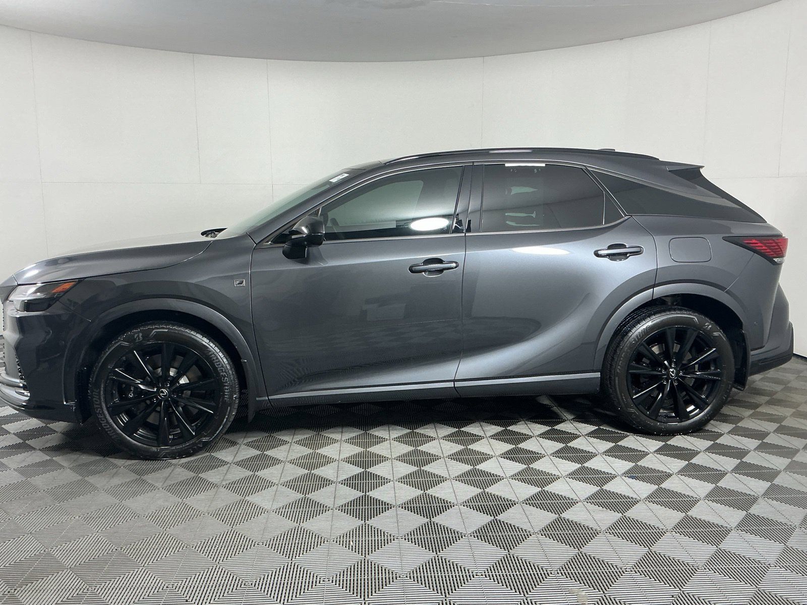 Used 2024 Lexus RX 500h F Sport w/ Convenience Package AWD/4WD image 4