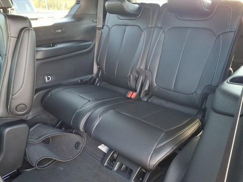 New 2025 Jeep Grand Cherokee L Limited w/ Luxury Tech Group II image 18