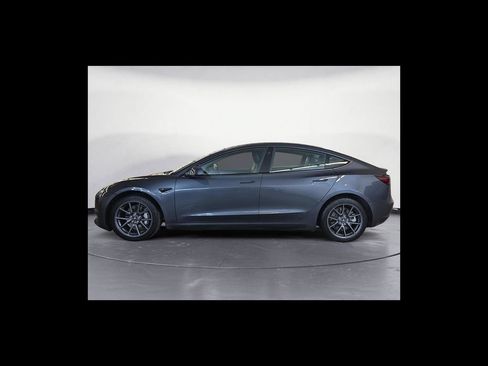 Used 2022 Tesla Model 3 Long Range AWD/4WD image 3