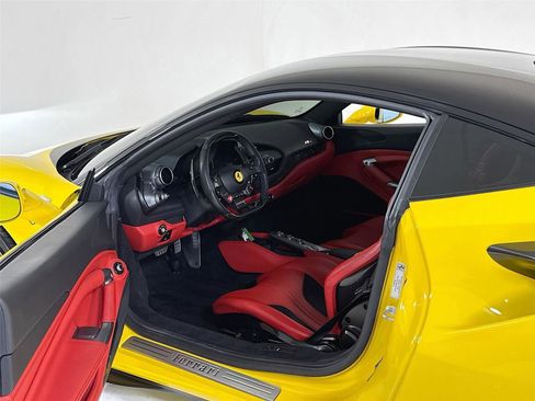 Used 2022 Ferrari F8 Tributo image 12