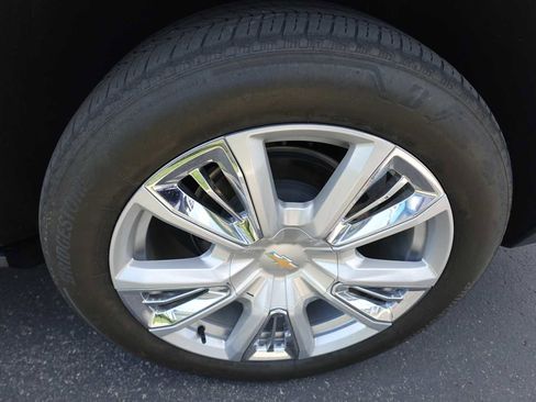 Used 2024 Chevrolet Suburban High Country AWD/4WD image 36