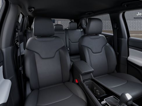 Certified 2025 Jeep Compass Limited AWD/4WD image 42