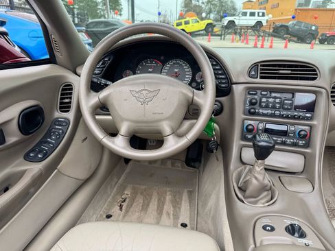 Used 2003 Chevrolet Corvette Convertible w/ Preferred Equipment Group1 image 25