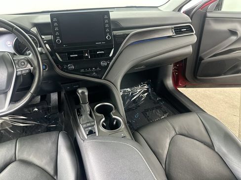 Used 2021 Toyota Camry XLE FWD image 21