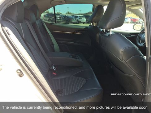 Used 2019 Toyota Camry SE w/ Carpet Mat Package FWD image 15