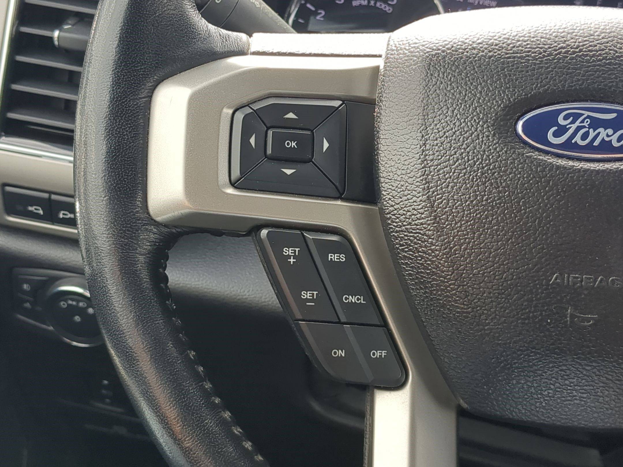 Used 2021 Ford F250 Lariat w/ Lariat Value Package AWD/4WD image 19