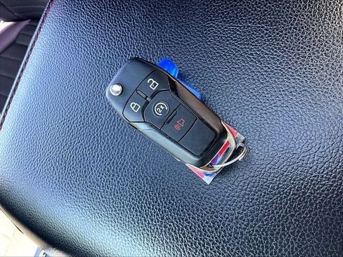 Used 2019 Ford F150 XLT w/ Equipment Group 302A Luxury AWD/4WD image 11
