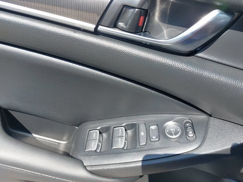 Used 2022 Honda Accord Sport image 24
