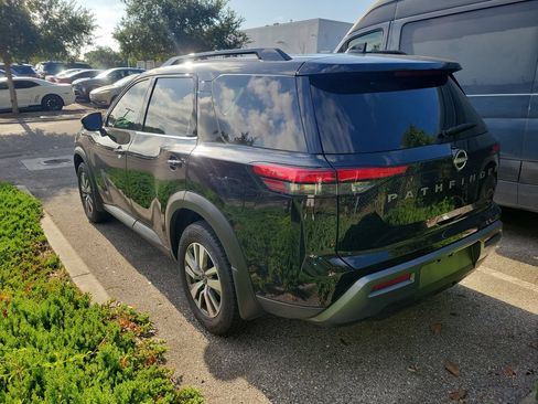 Used 2026 Nissan Pathfinder SL FWD image 4