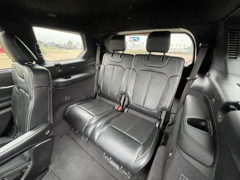 Used 2022 Jeep Grand Cherokee L Overland w/ Luxury Tech Group IV RWD image 19