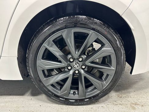 Used 2025 Toyota Corolla SE w/ SE Premium Package image 61