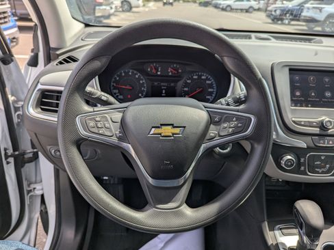 Certified 2022 Chevrolet Equinox LS w/ LPO, Floor Liner Package AWD/4WD image 15