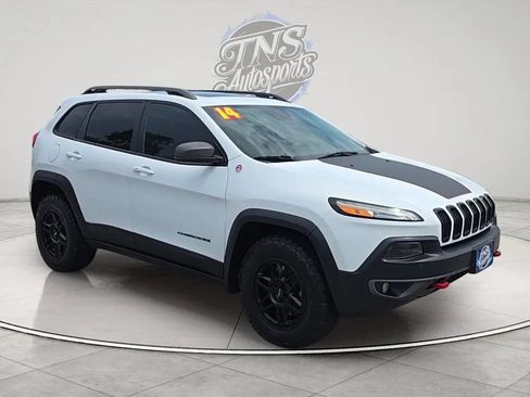 Used 2014 Jeep Cherokee Trailhawk w/ Technology Group AWD/4WD image 3