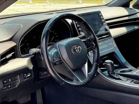 Used 2019 Toyota Avalon XLE FWD image 8