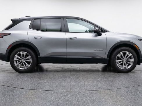 Used 2025 Chevrolet Equinox LT FWD image 11