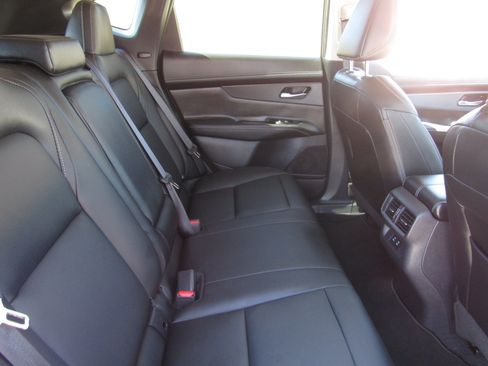 Used 2025 Nissan Murano SL AWD/4WD image 12