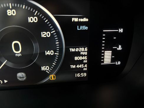 Used 2019 Volvo S60 T5 Momentum image 17