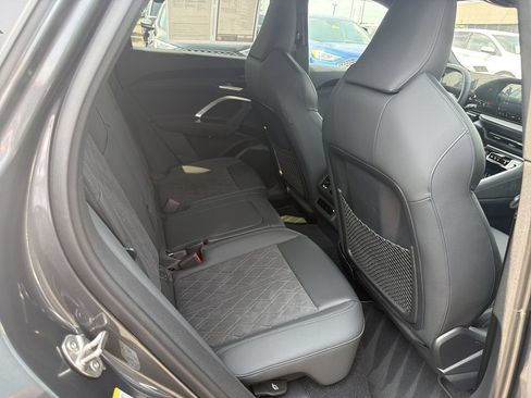 Used 2025 Audi SQ5 Premium Plus w/ Premium Plus Package AWD/4WD image 17