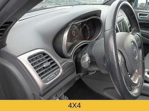 Used 2021 Jeep Grand Cherokee Laredo AWD/4WD image 11